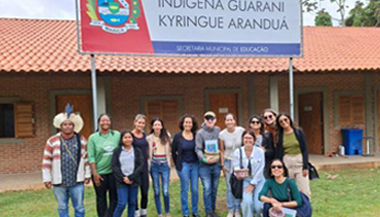 Participantes da visita à Aldeia Céu Azul