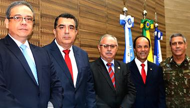 Desembargadores Federais Luiz Paulo e Alcides Martins, Ministro José Ferreira, Procurador-Geral Jaime Miranda e o General Walter Braga Netto